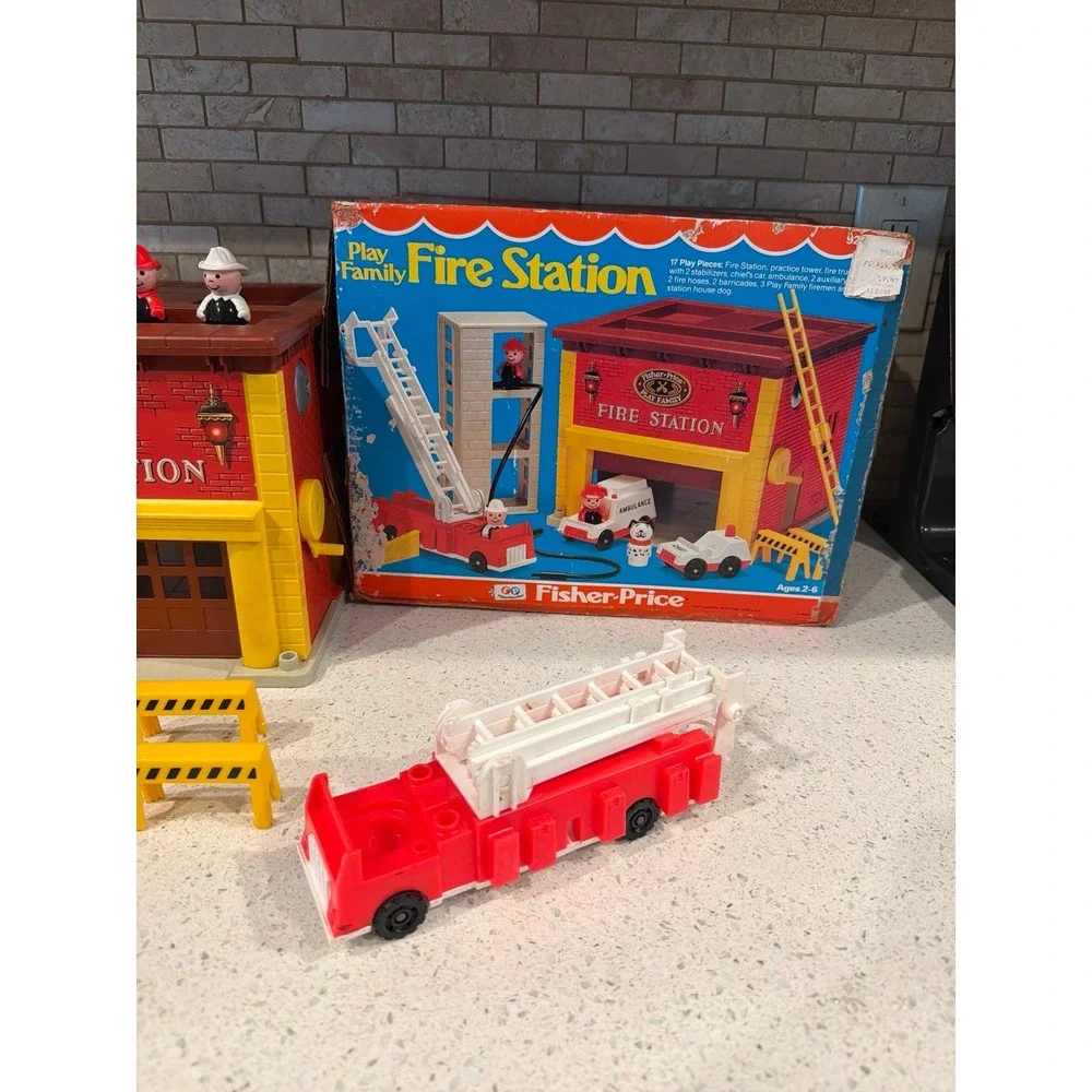 Fisher-Price Fire Station Complete with Original Box Vintage Play Family Toy